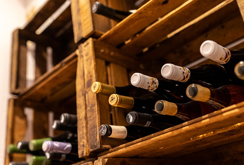 Bodega con botellas