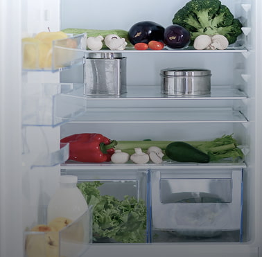 Servicio nevera llena Nevera llena de verduras